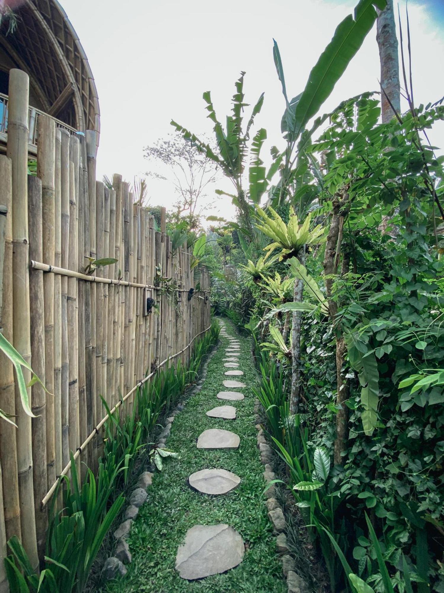 Alamvaya Bali Bamboo House Villa ซิเดอมัน ภายนอก รูปภาพ