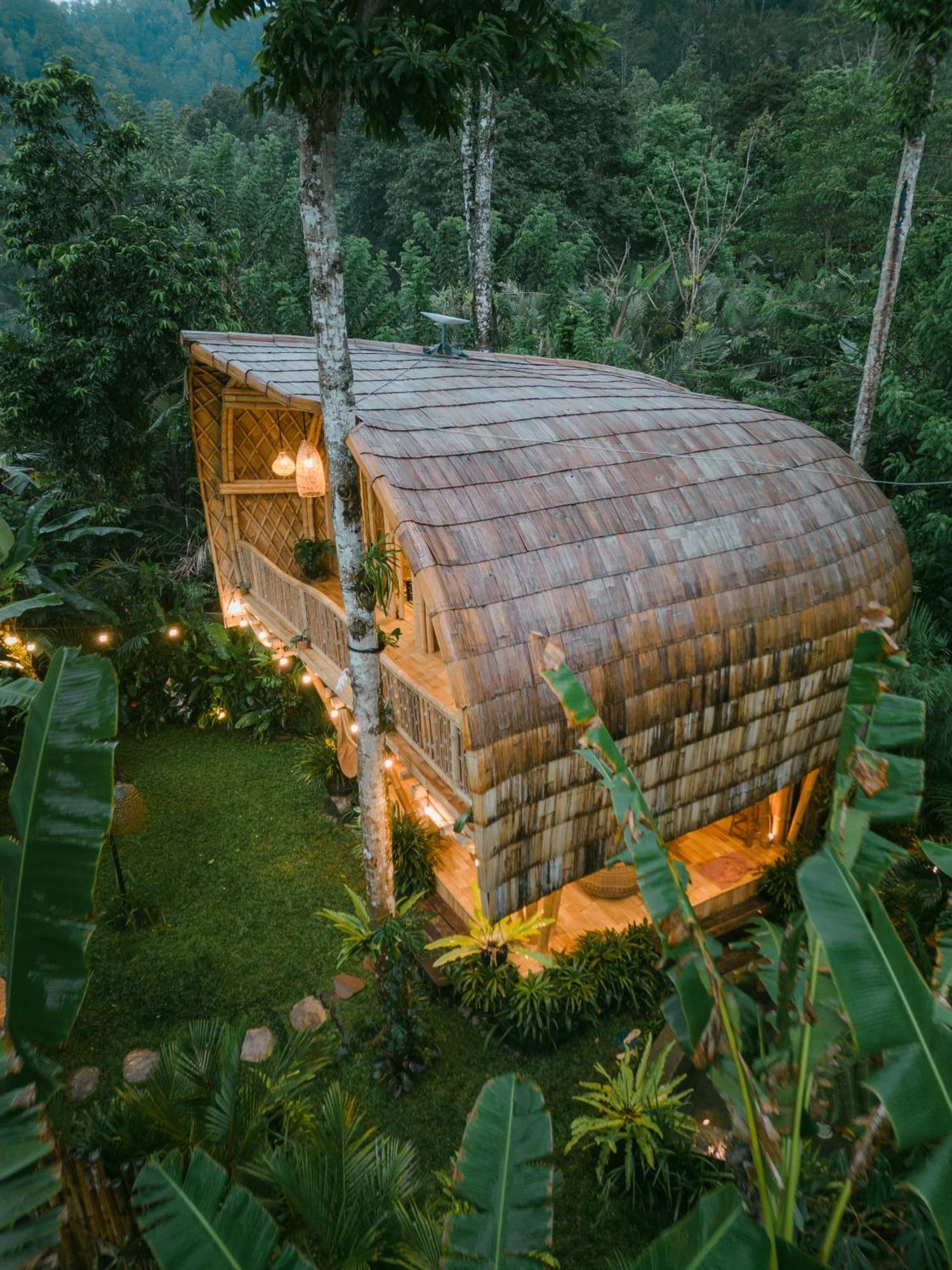 Alamvaya Bali Bamboo House Villa ซิเดอมัน ภายนอก รูปภาพ