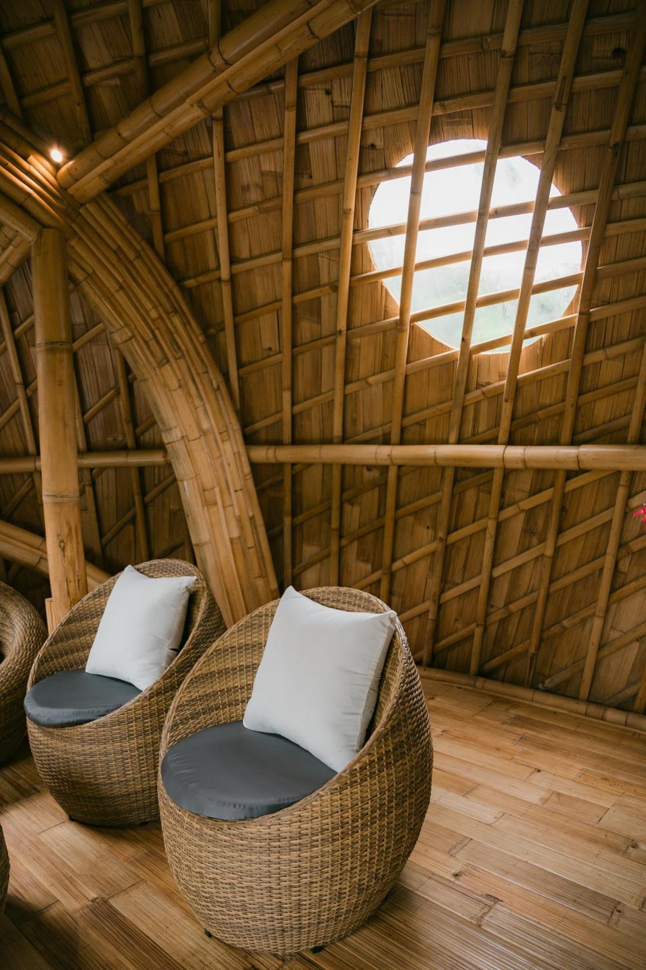 Alamvaya Bali Bamboo House Villa ซิเดอมัน ภายนอก รูปภาพ