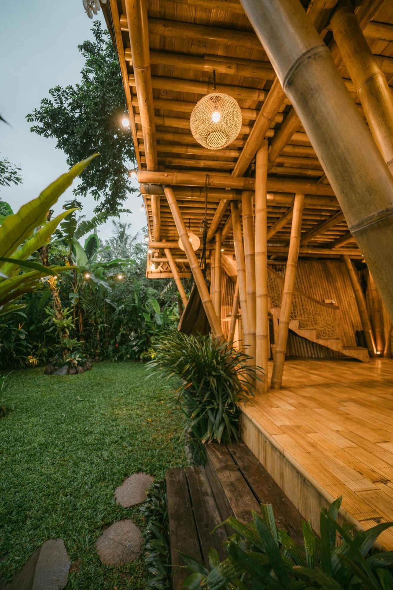 Alamvaya Bali Bamboo House Villa ซิเดอมัน ภายนอก รูปภาพ
